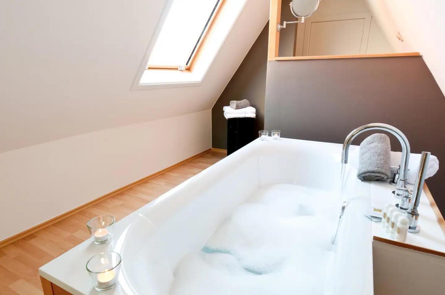 Brugse Charme Huis Met Tuin Aan Het Water 8P Brugge Eksteriør billede
